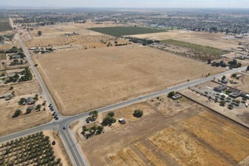 Kirk Atamian 16887 N Lake St